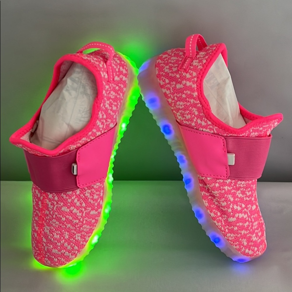 Brand new Girls Light-Up, Slip-On Sneakers (pink, 1.5US)
